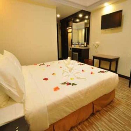 Hotel Heaven Yangon Exterior photo