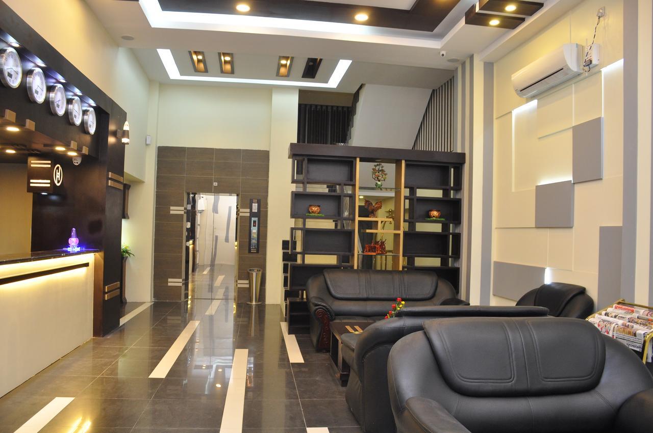 Hotel Heaven Yangon Exterior photo